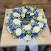 Blüten der Erinnerung – Blumiges Trauergesteck