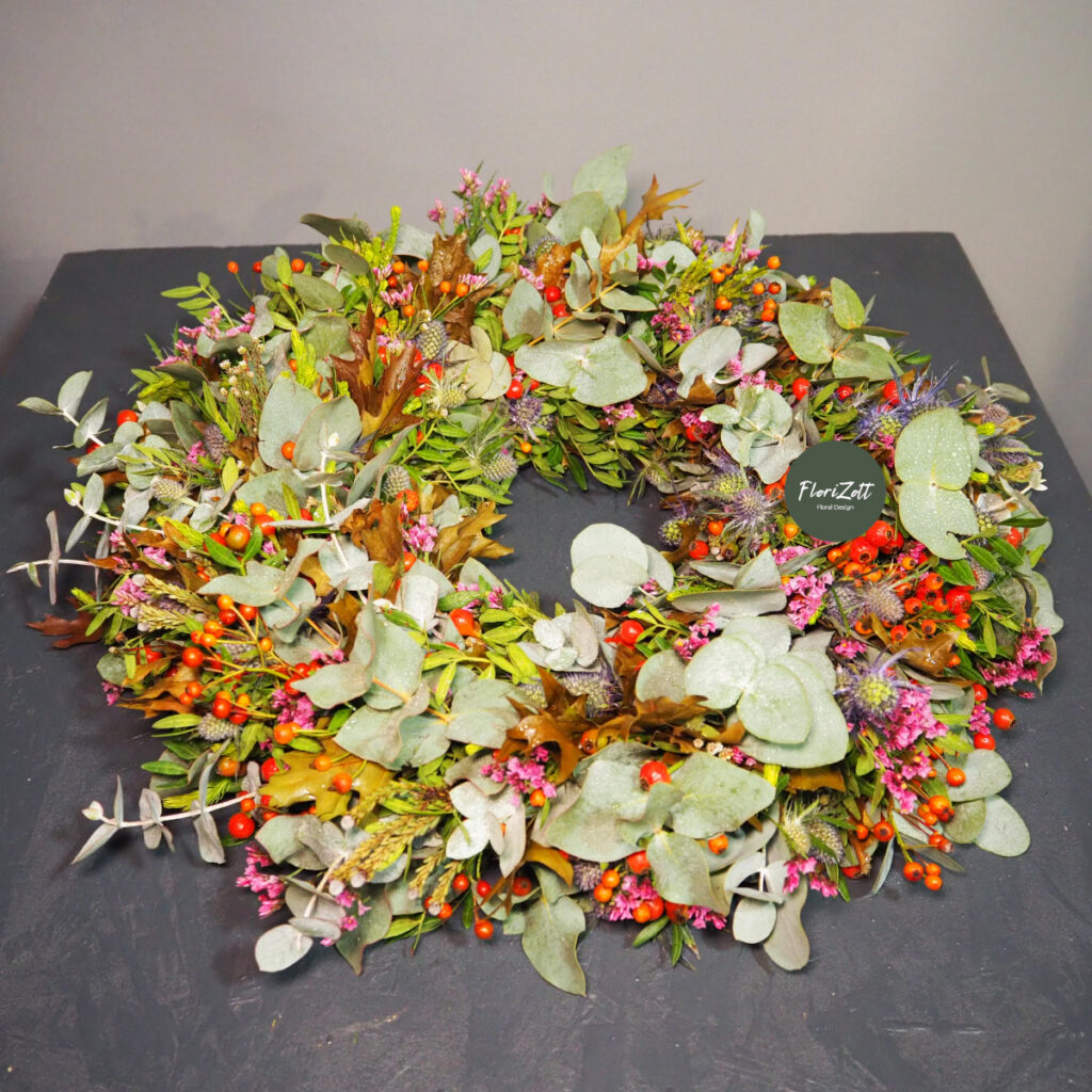 Glanzlaub Kranz - Main 1 Glanzlaub Kranz – Hand gebundener Herbstkranz / Winterkranz aus Naturmaterialien