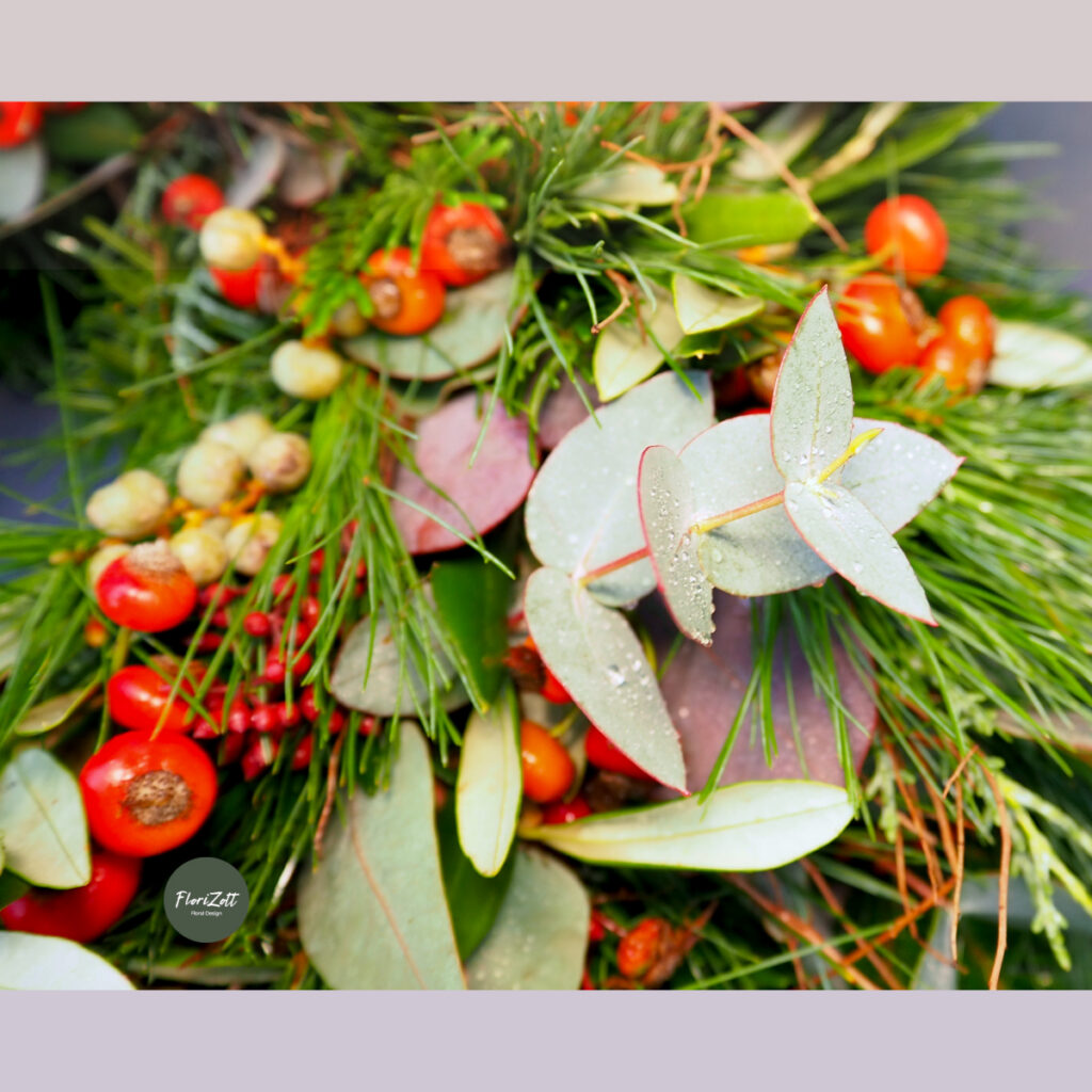 Türkranz "Nordgrün" - Handgebundener Adventskranz / Winterkranz