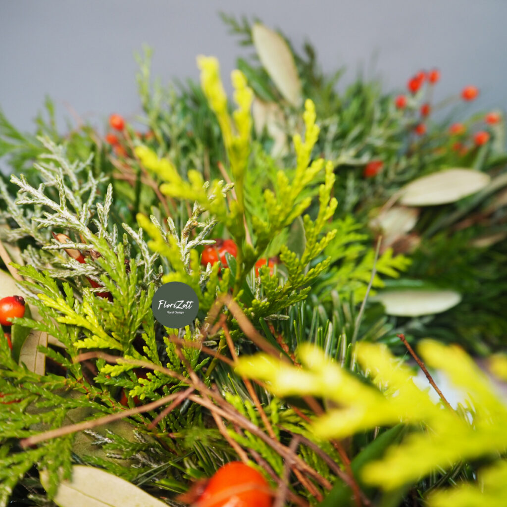 Türkranz „Serenade“ – Handgebundener Winterkranz