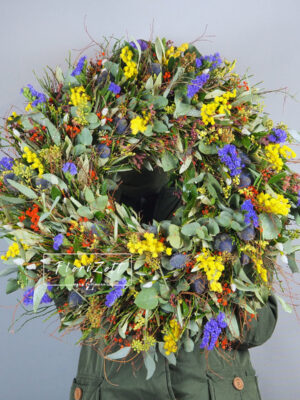 Frühlingskranz „Heidesta“ – Handgebundener Türkranz