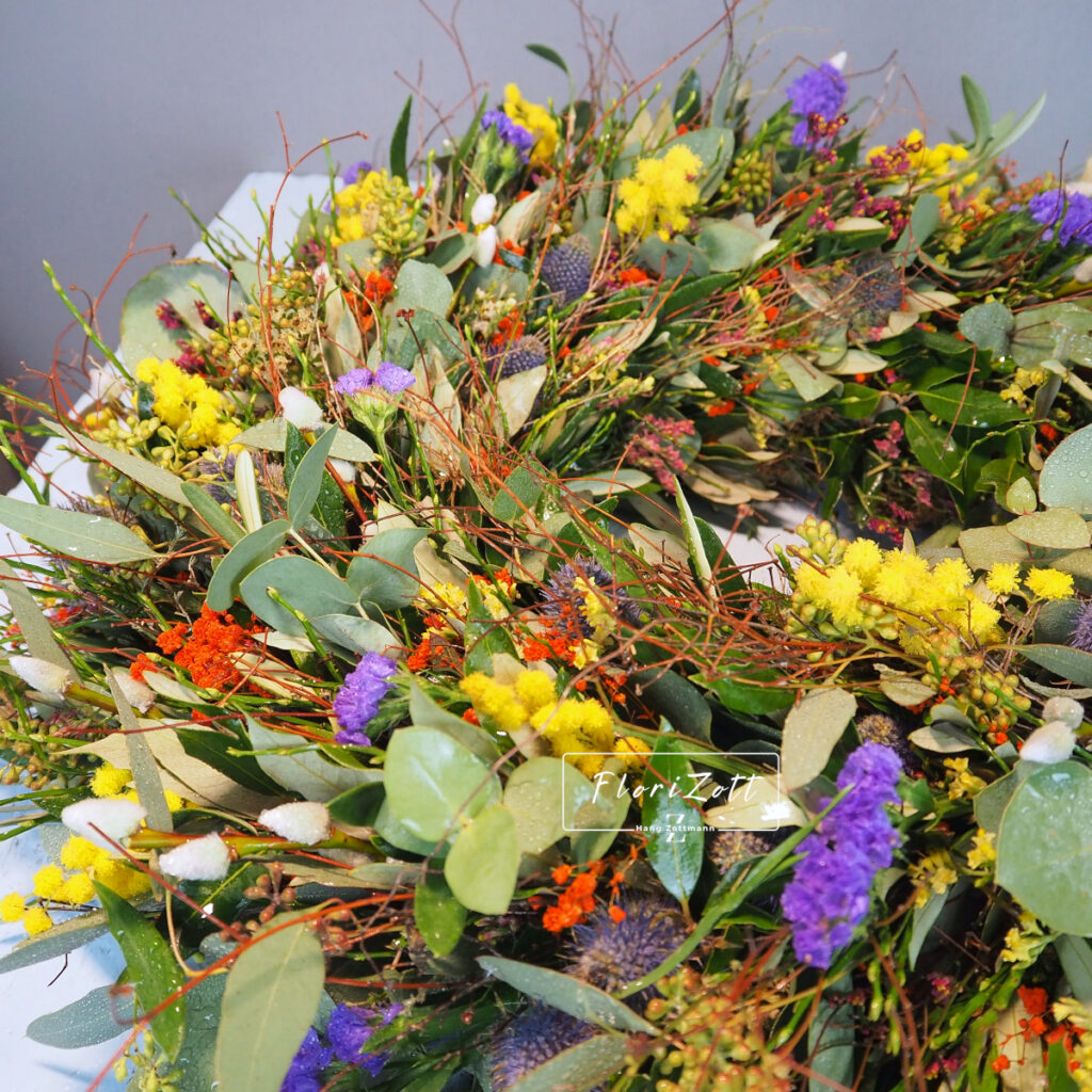 Frühlingskranz Heidesta FZ - SkaP1271626 Frühlingskranz „Heidesta“ – Handgebundener Türkranz